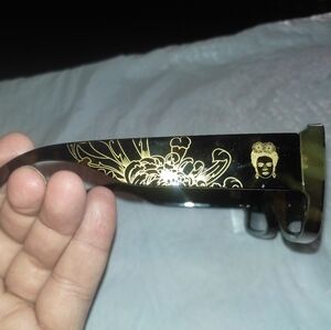 Elegant Frida Black and Gold Sunglasses with Intricate Detailing